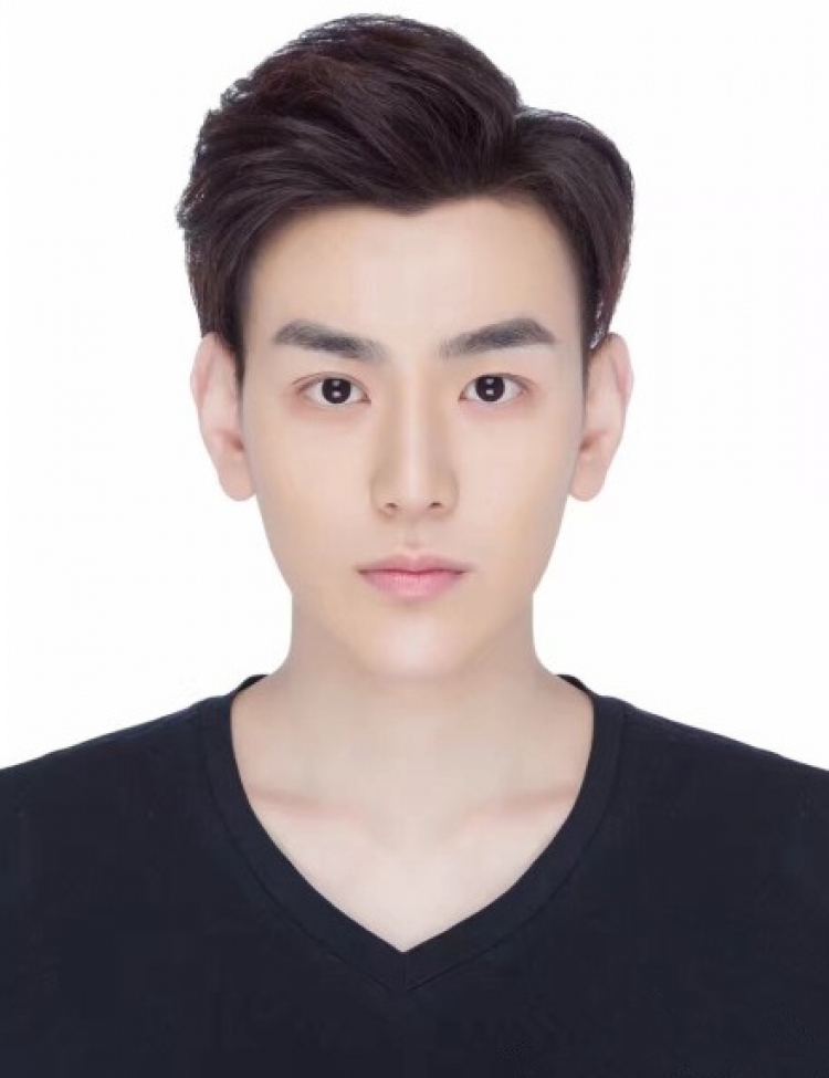 原来网上最帅证件照的他们生活中长这样.