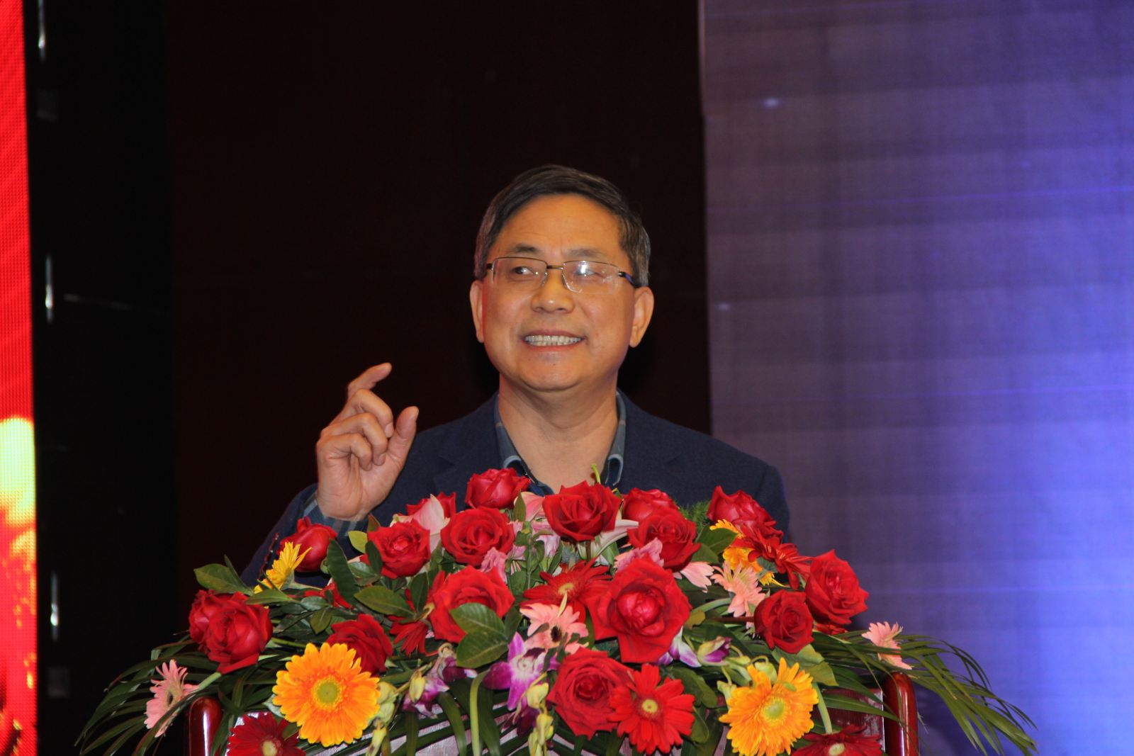 国务院参事房产第一属性是居住不应成投资投机工具