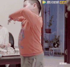 他还会弹钢琴未来亚洲舞王&未来钢琴小王几闹得嘛!