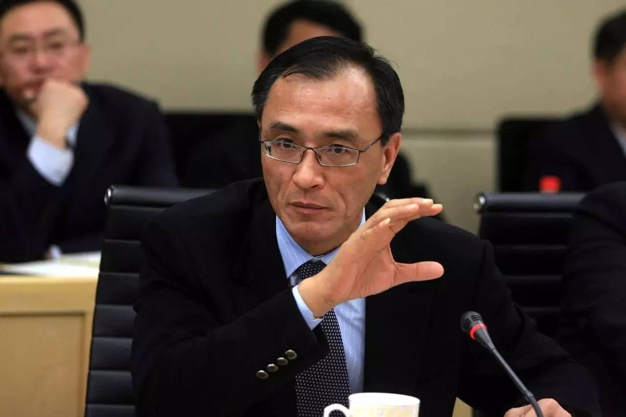 同时约定国美控股公司向陈晓支付税后人民币