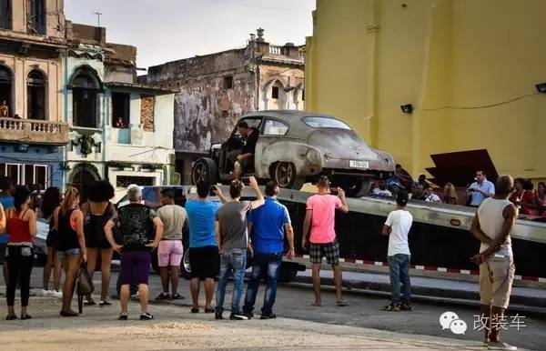 《速度与激情8》枪战剧情升级