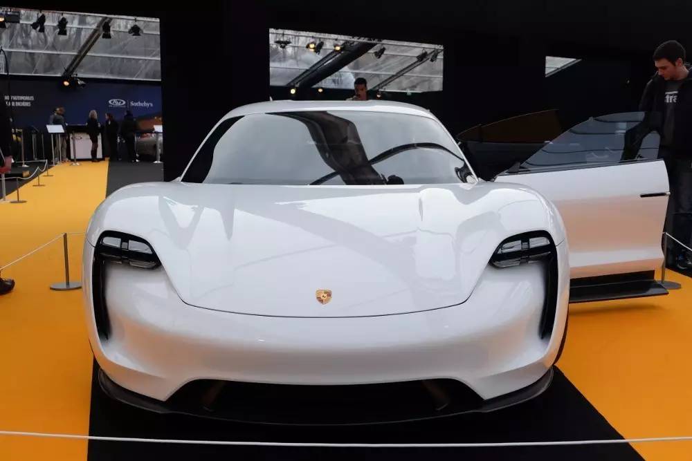 在巴黎走红毯的概念车们 总有一辆帅瞎你