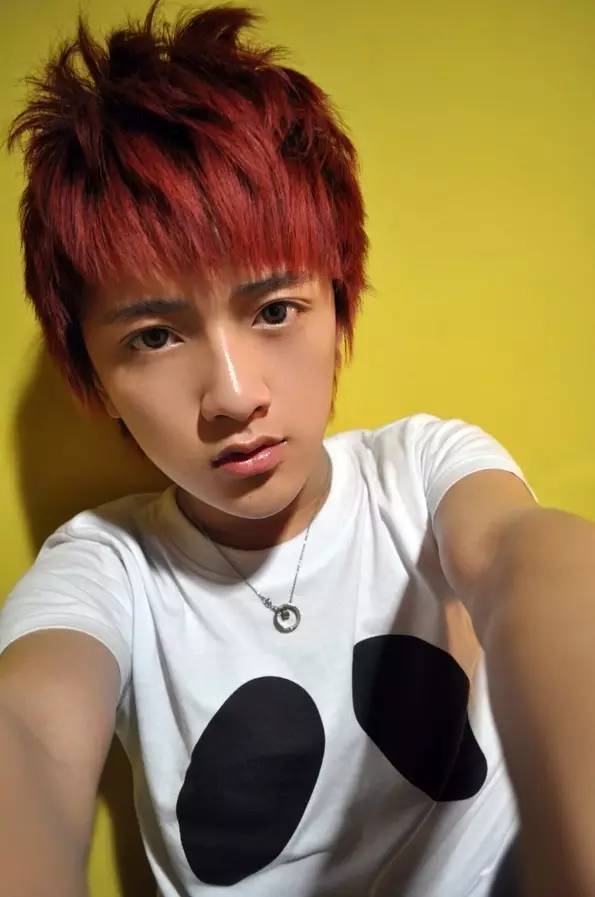 昔日快男与同性爱人曝床照黑历史被扒