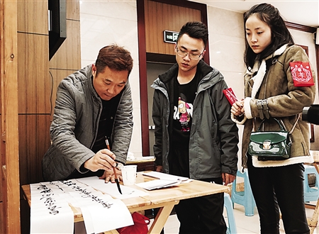 醒木惊天口舌人生