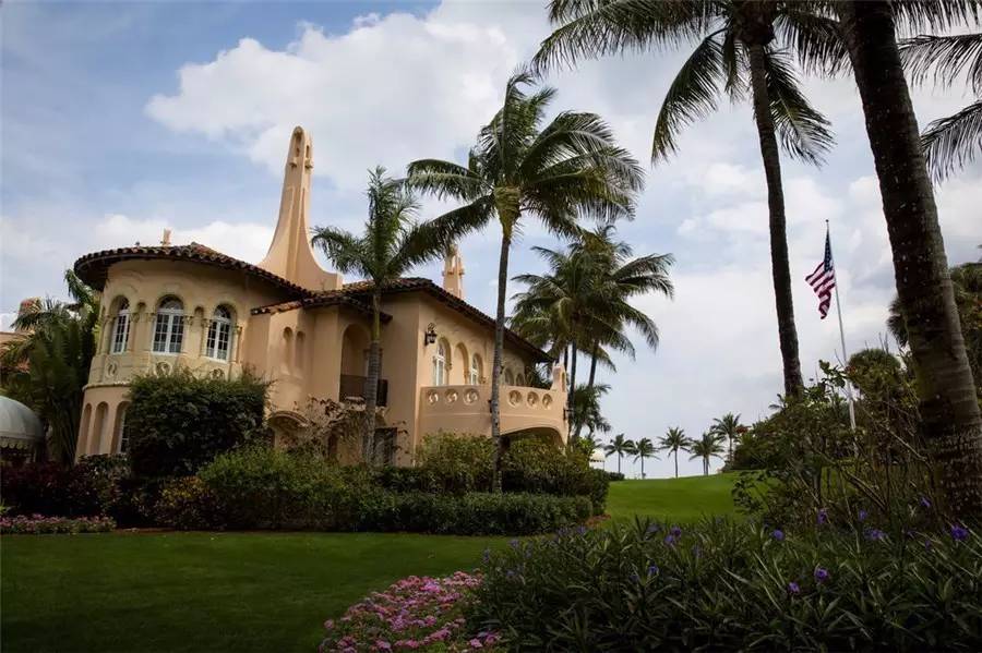 围观特朗普豪宅遭不明飞机接近美军派f15拦截