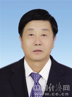 王峰当选鄂尔多斯市人大常委会主任刘英杰云卫东当选副主任