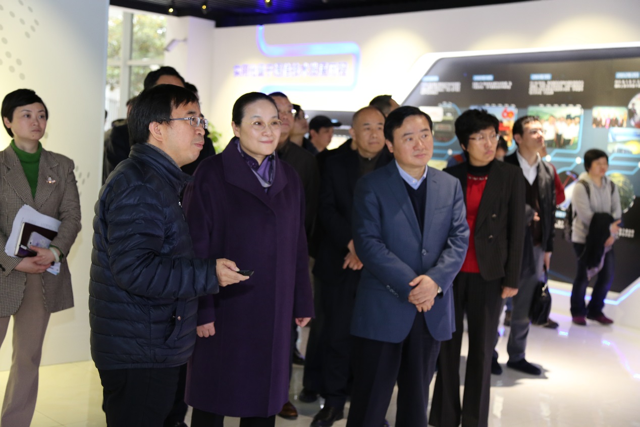上海市副市长赵雯一行调研中国科大上海研究院