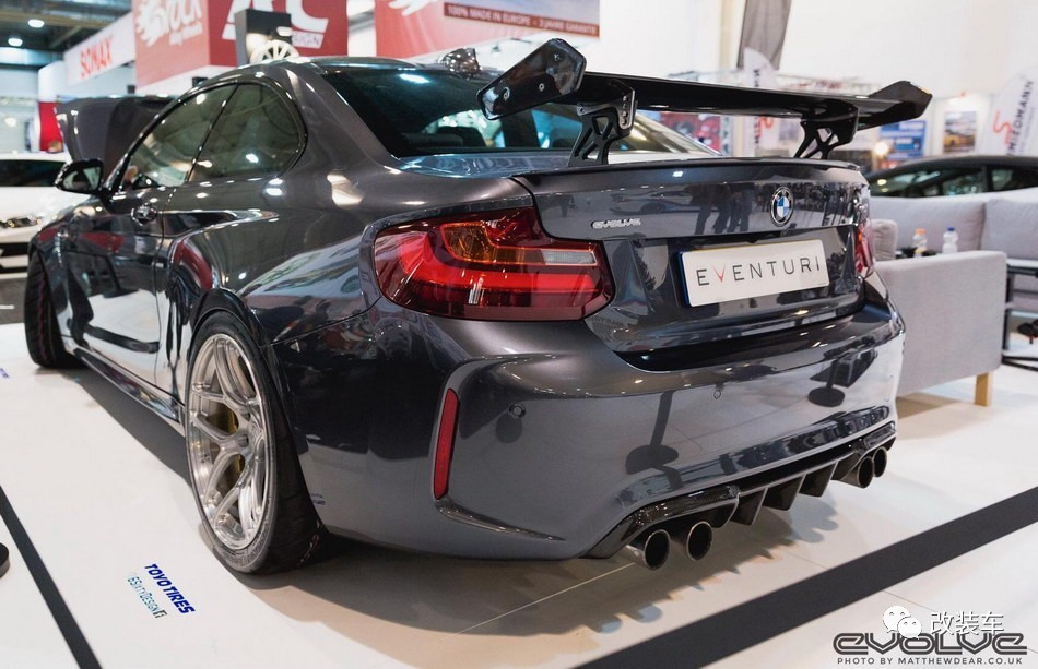 买不到原厂爆改的M4 GTS，M2也可以解解馋