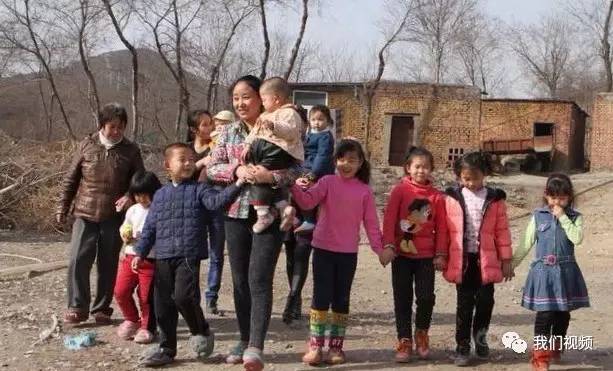 收养孩子吧:她收养103个孩子欠下200万 自己患癌却住不起院