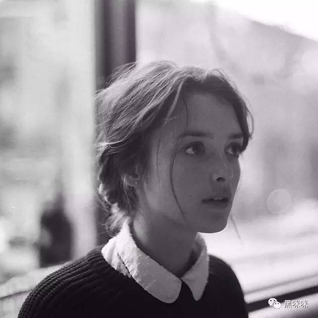 夏洛特·莱本:我不能共你"云中行走"__财经头条