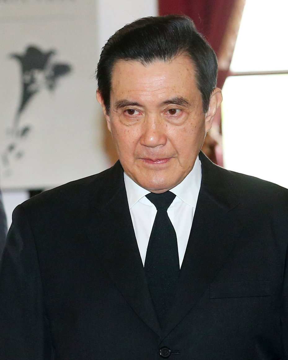 谈到蒋介石功过,马英九称,蒋中正是历史人物,有功有过.