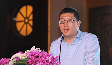 他曾是8次夺冠的明星基金经理邓晓峰目前港股机会更多