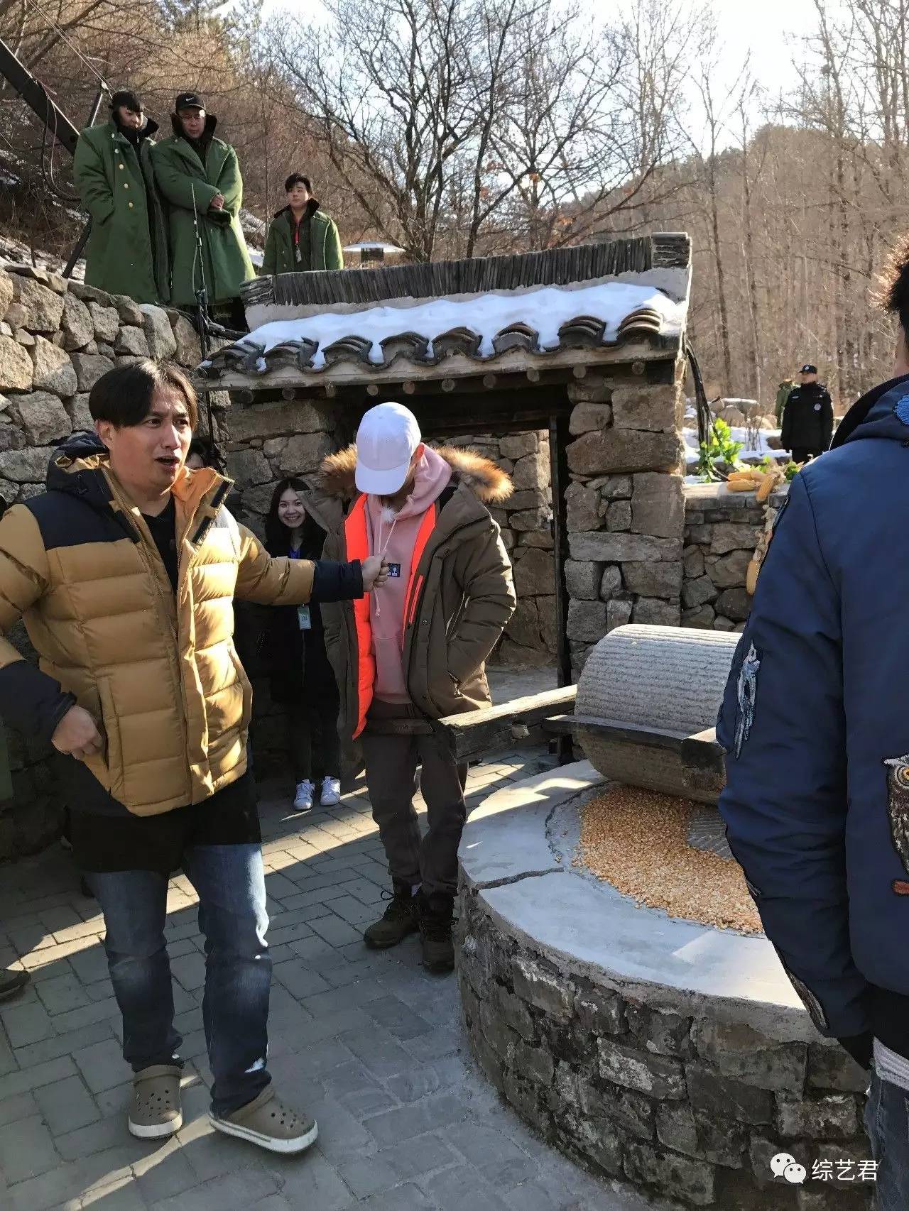 去了趟这节目何炅免费主持黄磊做饭还相了个亲