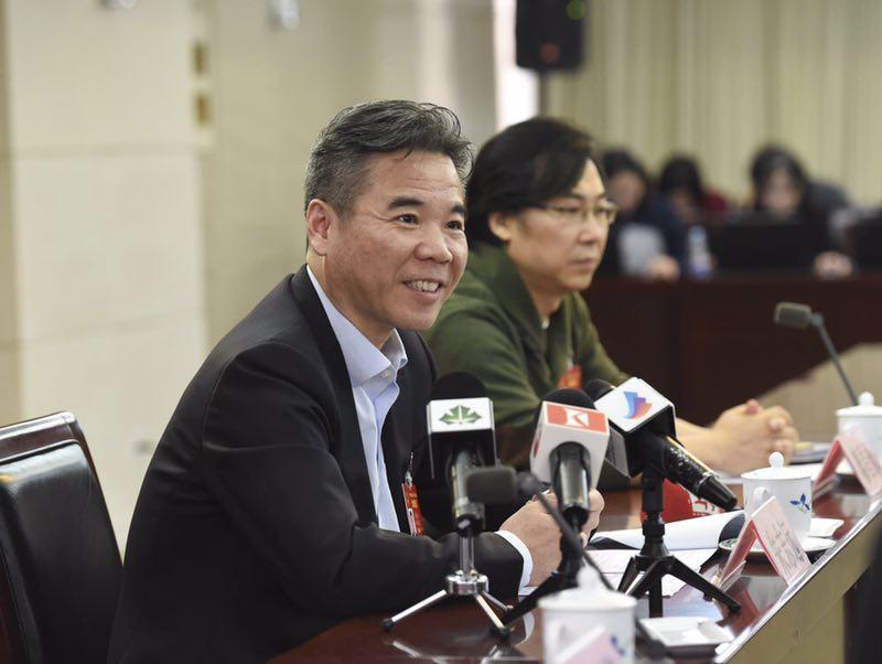 姚海同,刘卫国,朱志远,王均金,刘卫国,廖昌永,孙跃明等7位全国人大