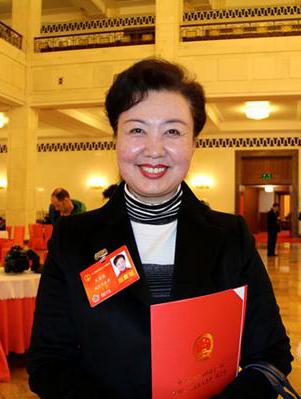 全国人大代表,北京京剧院一团团长,中国民主同盟中央委员会委员王蓉蓉