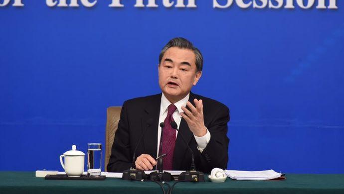【深度】这四年,哪些是“典型”外交官王毅的“两会”必答题、选答题与彩蛋?_新浪新闻