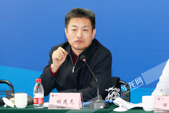 工信部信息通信经济专委会专题调研组来渝华龙网集团