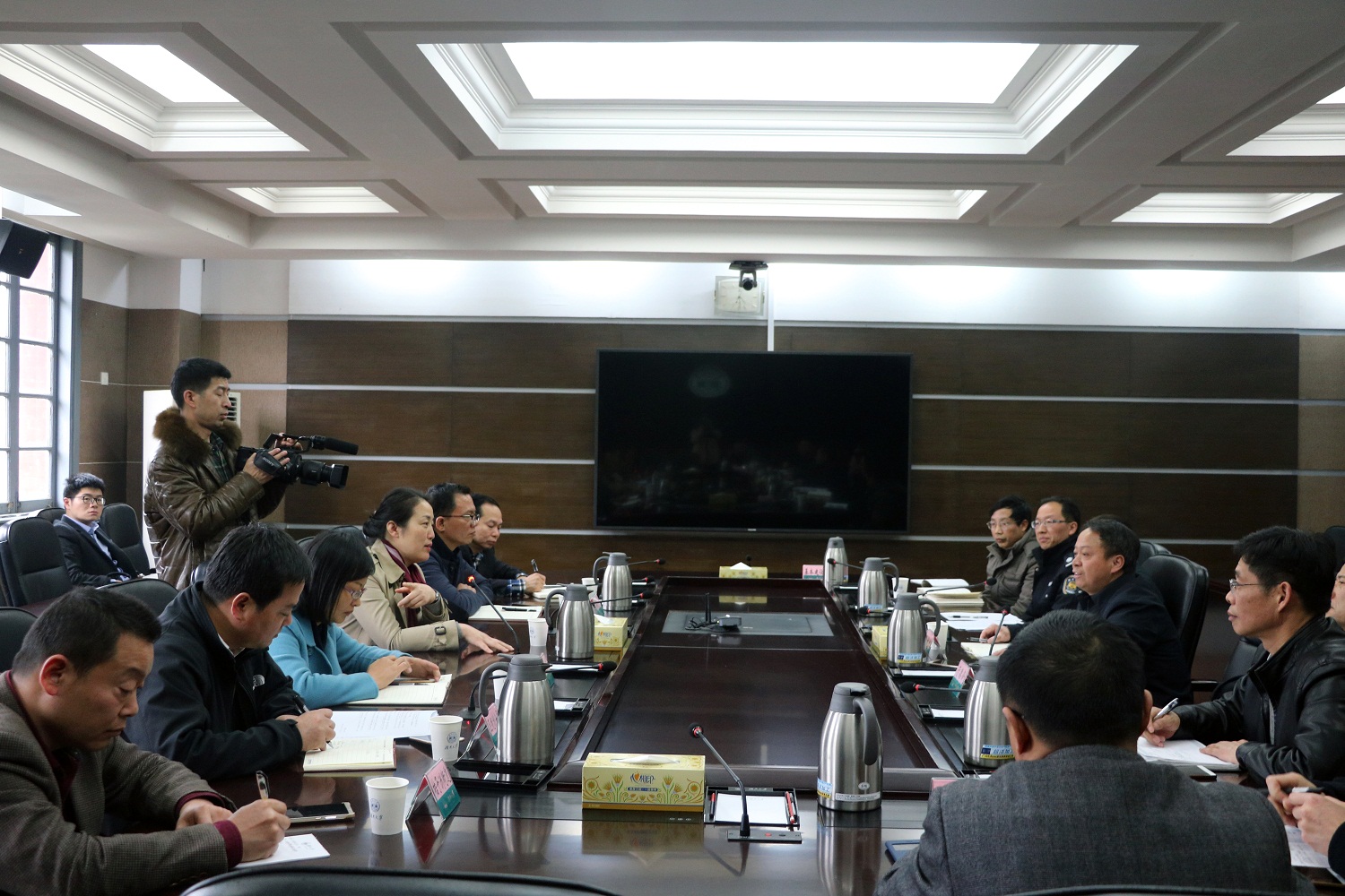 岳麓区区委副书记区长刘汇一行来校调研图文