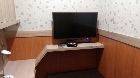 此看大图)或许是受日本文化影响多一些,台湾的网吧比起网咖更像是旅馆