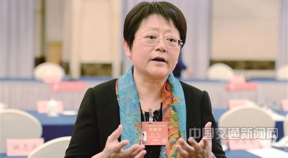 与代表委员面对面张琼代表研究免费通行政策政府补偿机制