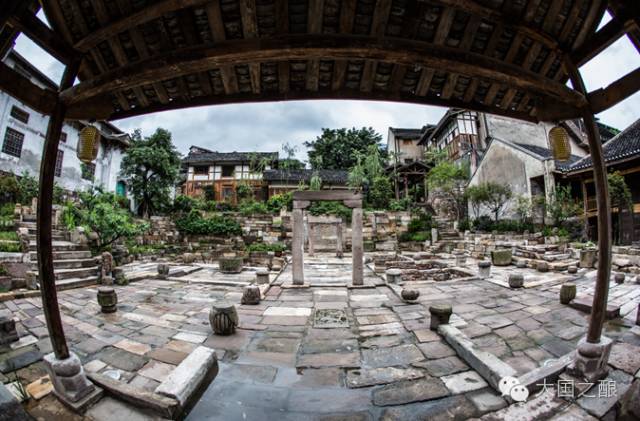 贵州仁怀:茅台古镇特色旅游日渐聚集全球目光