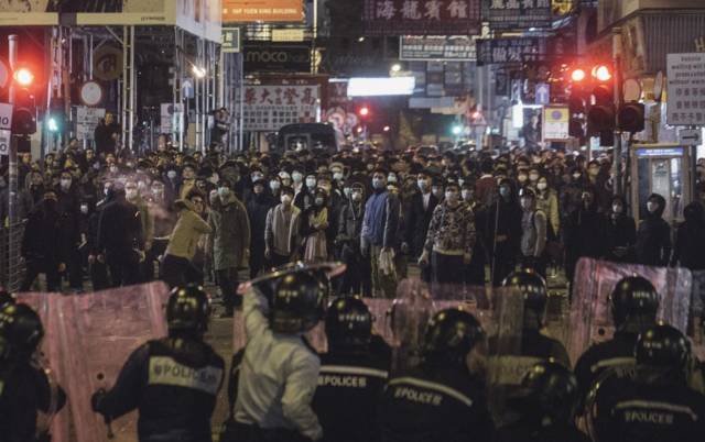 香港终于给“暴动者”判了一次重罪_新浪新闻