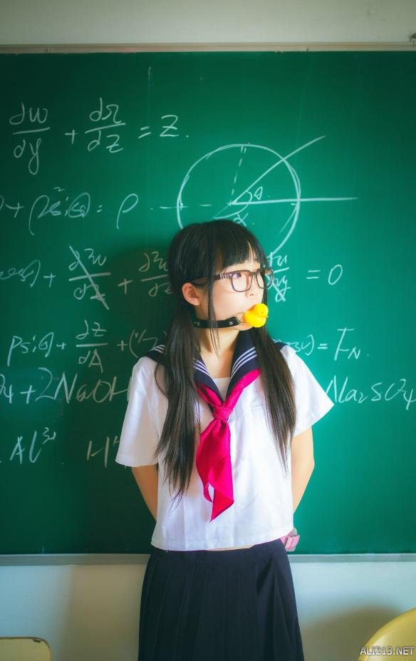 每日福利送不停清纯可爱的水手服萌妹也有性感一面