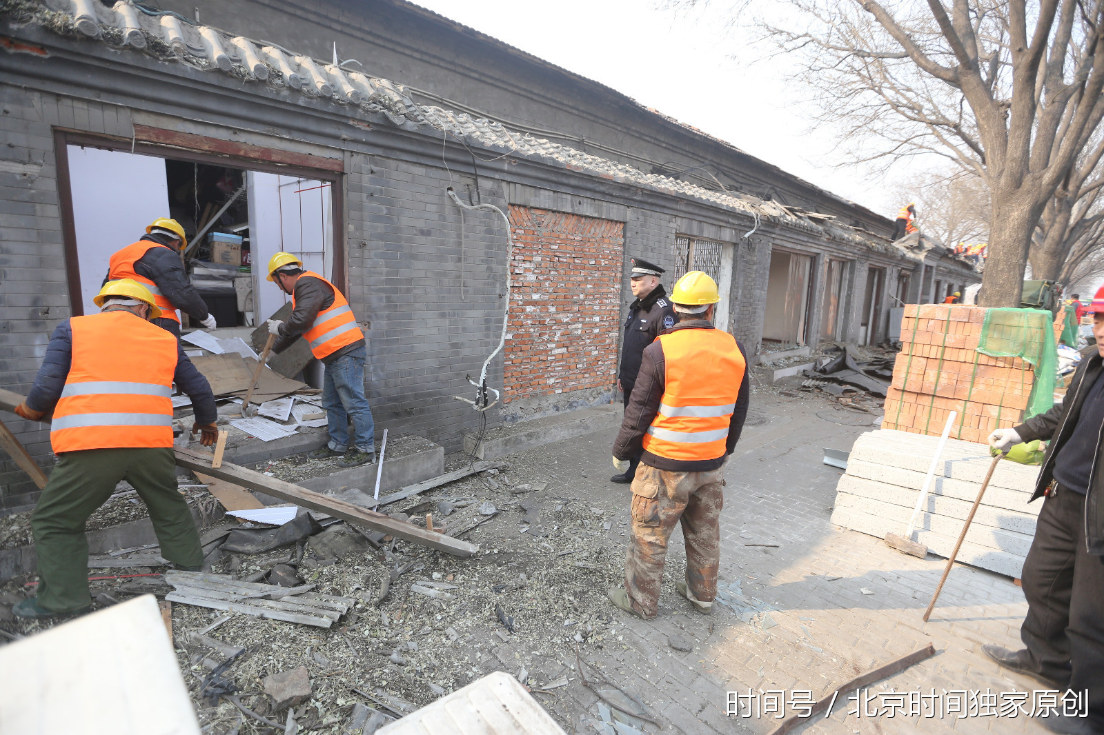 平安大街百余处违建及开墙打洞4月底前完成整治