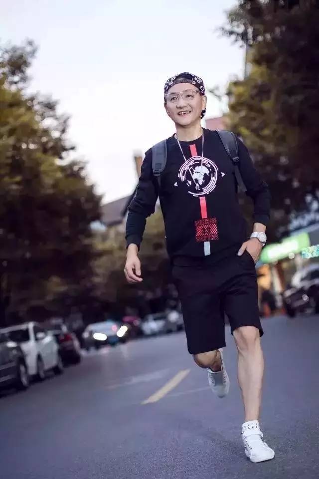 他分享了3个秘诀 | 明有阵雨|瑜伽|胡海|阵雨_新浪新闻