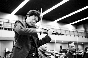 吕思清 阿布扎比奏响《梁祝》