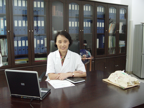 从"音乐梦"到"新药梦"2011年,王莉教授还组织创建了华西医院投资建设