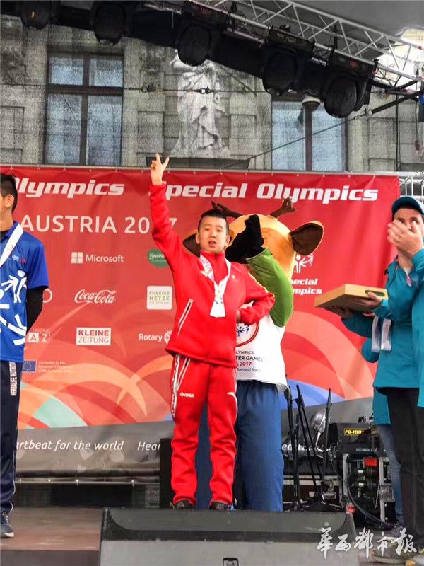 徐梓萱在女子一级a组(8~15岁)获第七名;陈酉任在男子一级g组(11~15岁)