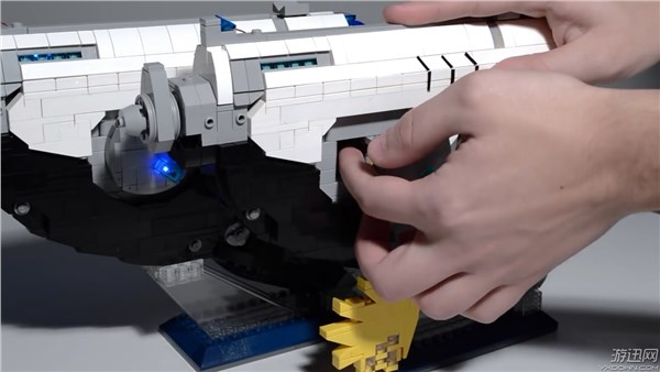 神还原!《守望先锋》玩家用乐高自制猎空"镭射枪"