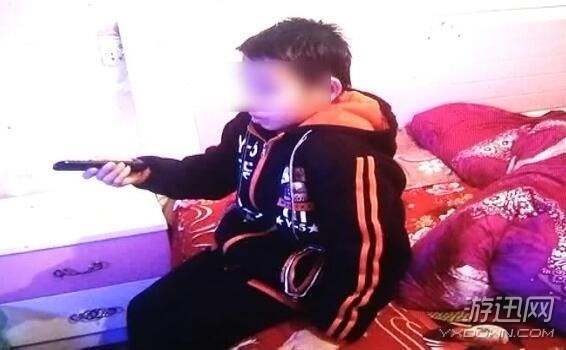 12岁小学生家中用红领巾上吊身亡疑因鬼片看多所致