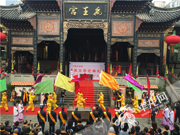 湖广会馆举行清明禹王祭祀典礼市民游客一同祭奉先祖祈福平安