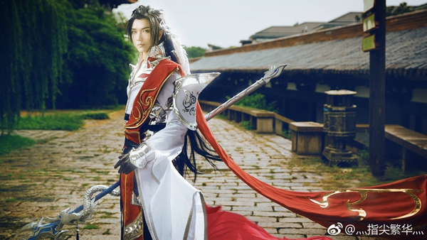 剑网3天策cos欣赏发现一枚帅气的军爷