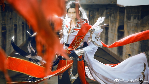 剑网3天策cos欣赏发现一枚帅气的军爷