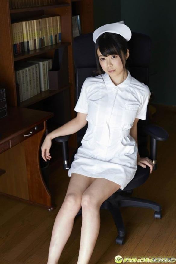 日本偶像涉谷由里性感写真 会说中文的"汉语妹"!