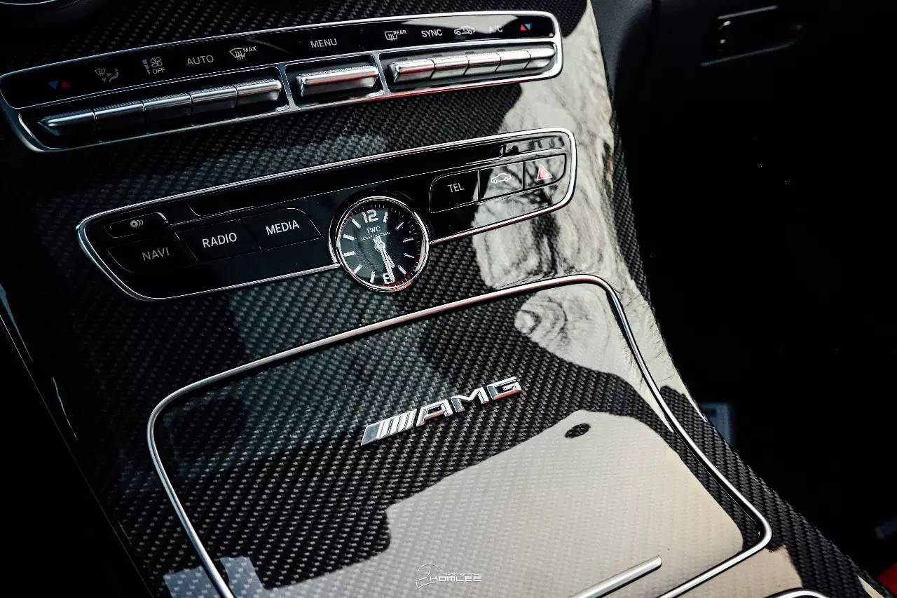 什么年代了，还玩V8T？丨小聚