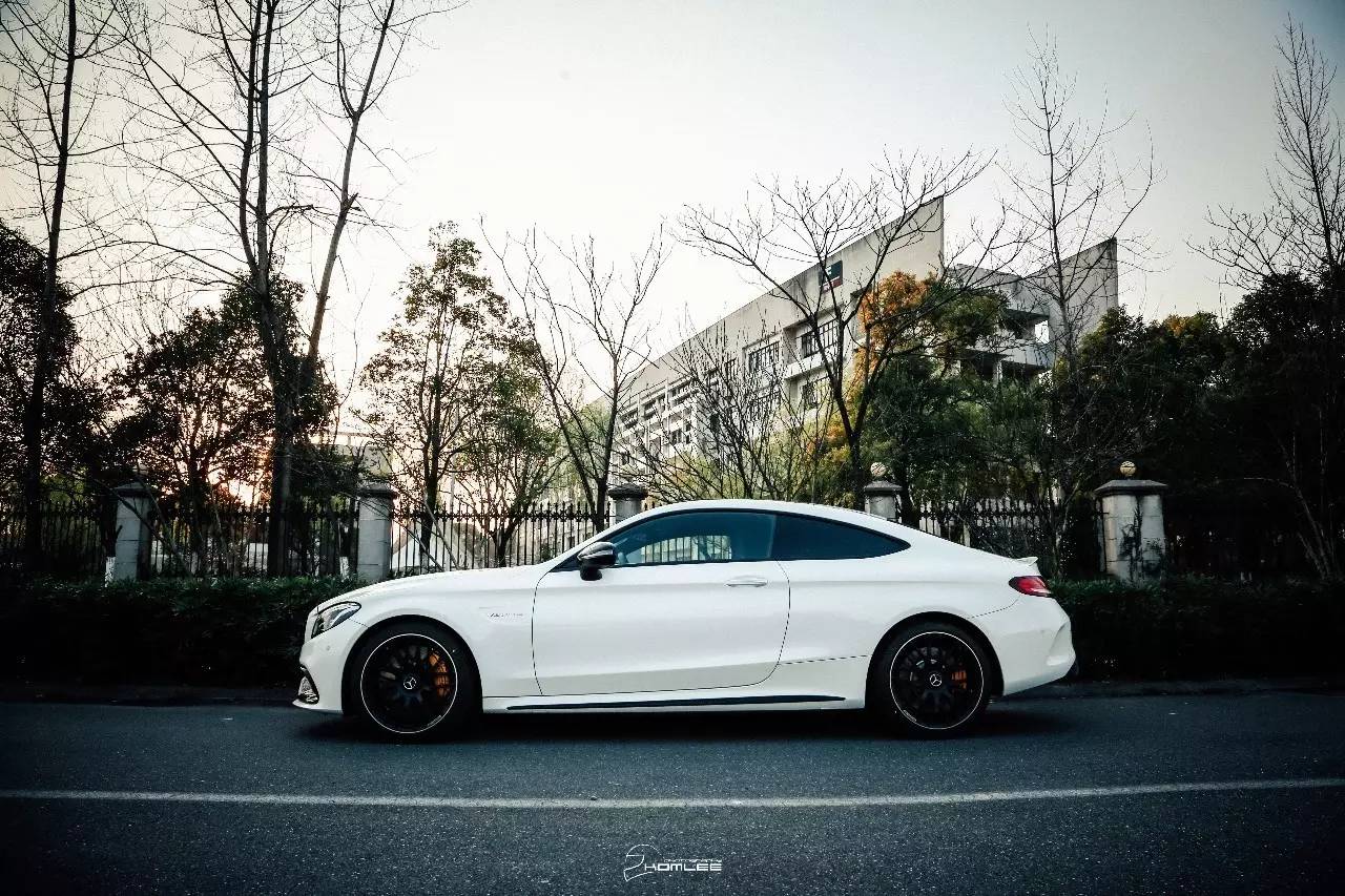 什么年代了，还玩V8T？丨小聚