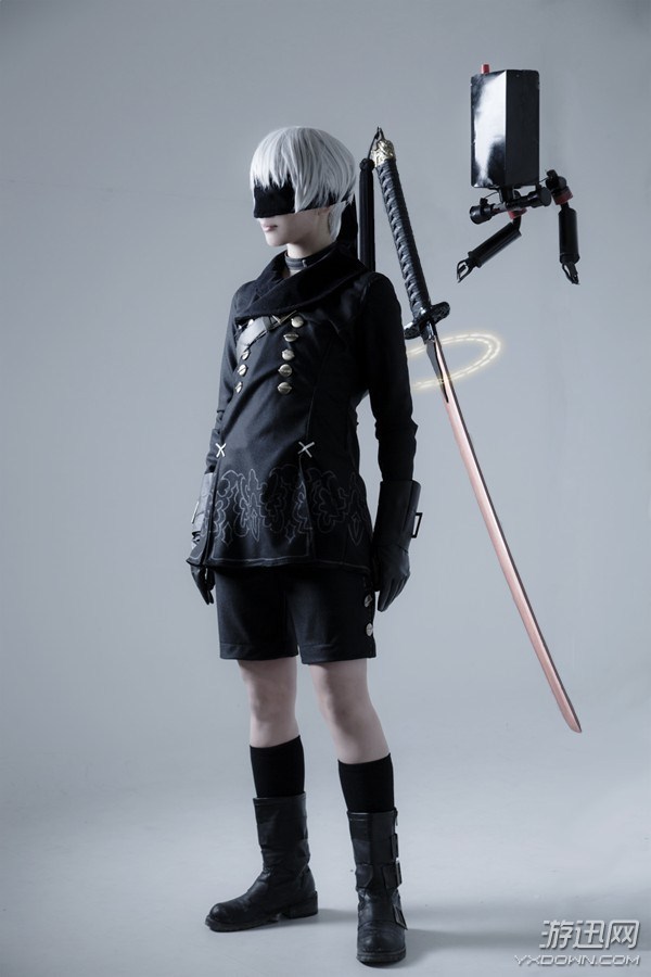 《尼尔:机械纪元》2b和9s绝赞cos 唯美度堪比宣传海报