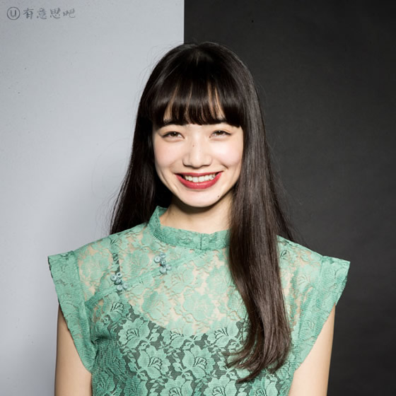 让脸书为之崩坏的齐刘海女孩儿