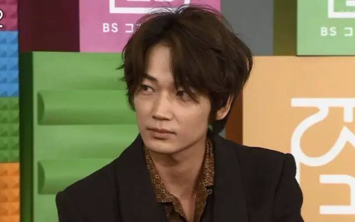 大尺度的强暴,同性恋戏份,背后故事却十分悲怆|怒|渡边谦|妻夫木聪