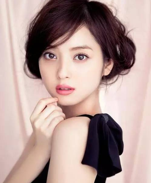 日本第一美女佐佐木希宣布婚讯将嫁大15岁搞笑艺人 手机新浪网