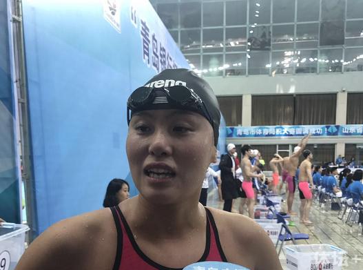 傅园慧从不愿刻意去做表情包，每次比赛都会很玩命！