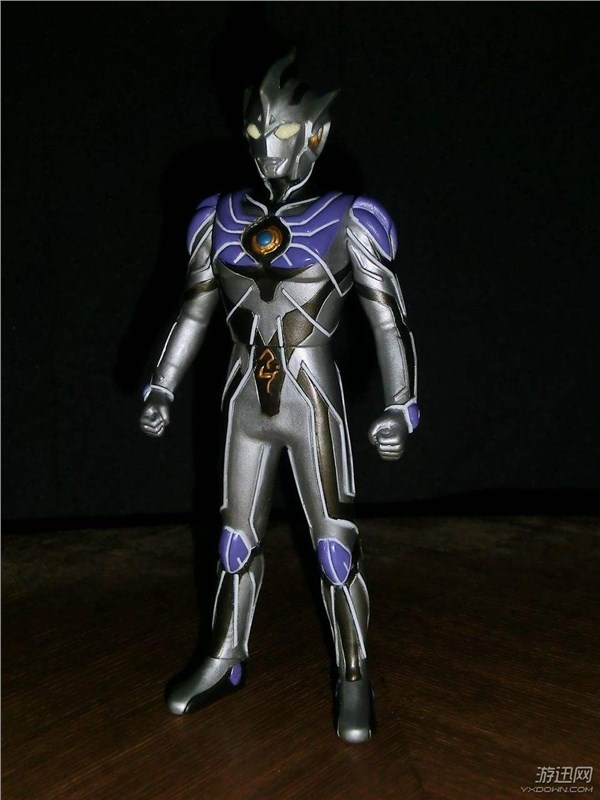 雷杰多奥特曼有基本形态,强壮日冕形态,月神奇迹形态,终极形态,闪光