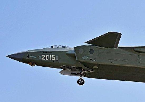 当今世界,美军的f-22超级战斗机傲视群雄,也仅仅只有中国的歼20战斗机