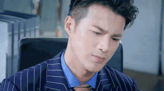 谭松韵27岁冻龄18,姜潮疑似整容失败下巴歪到天际!