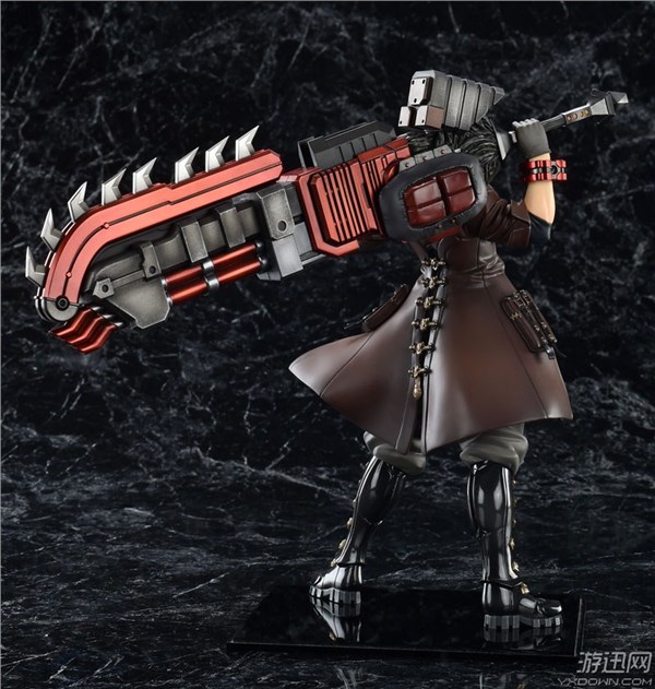 《噬神者》雨宫龙胆  商品比例:1:8  尺寸:高230mm  色彩:森山奈菜