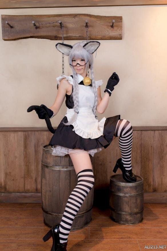 每日福利送不停真想扑倒性感可爱的白丝女仆大姐姐